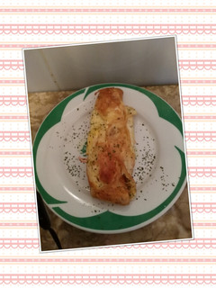 Una foto de Tortilla francesa rellena de pechuga de pollo
