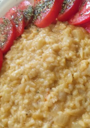 Una foto de Risotto de pera y quesos veganos
