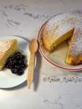Torta Soffice allo Yogurt Greco con Mirtilli Caldi