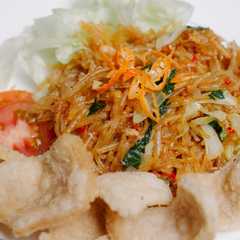 A picture of Mie Ganyong Goreng (Vegan & GF).