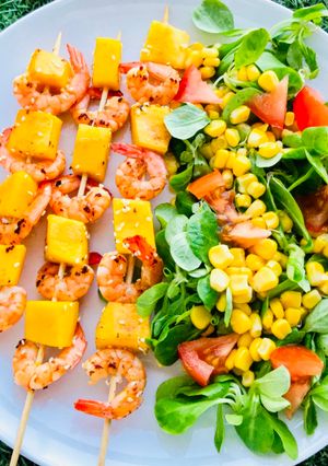 Une photo de Brochettes mangue et crevettes