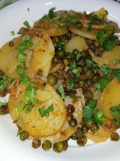 A picture of Crispy Potato And Pea Fry.