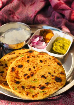 मिस्सी रोटी (Missi roti recipe in Hindi) रेसिपी मुख्य फोटो