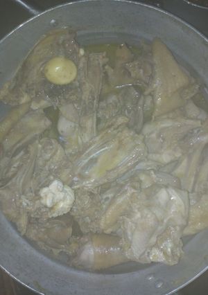 A picture of Spicy boiled chicken.