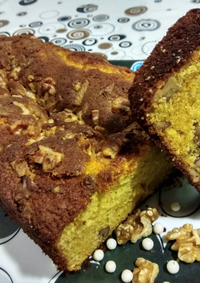 Una foto de Bizcocho de chocolate blanco y nueces