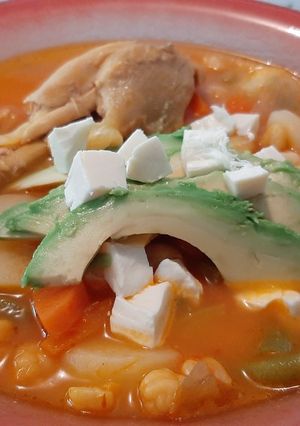 Una foto de Caldo Tlalpeño 🍲