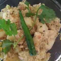 A picture of Aloo poshto.
