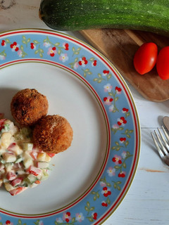 Glutén-, tej- és tojásmentes színes krumplisaláta recept fotója