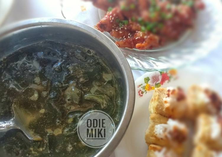 Miyeok-guk /미역국 (Korean Seaweed Soup/Sup Rumput Laut)