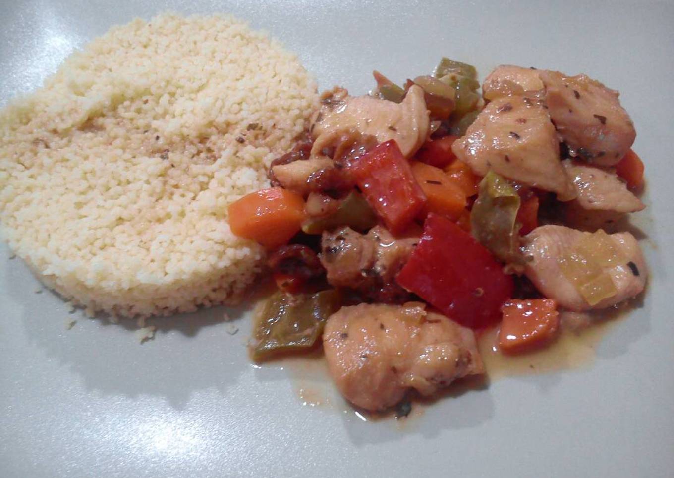 Cuscus con pollo al wok