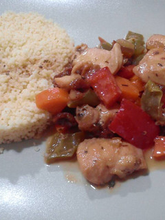 Una foto de Cuscus con pollo al wok