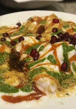 A picture of Paneer stuffed dahi vada.