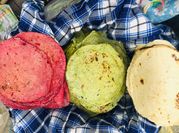 Una foto de tortillas de betabel