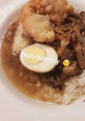 A picture of Nasi Bakmoy.