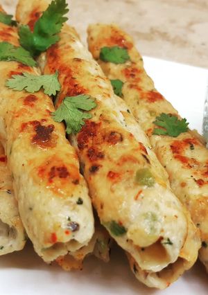 A picture of Chicken Seekh kababs.