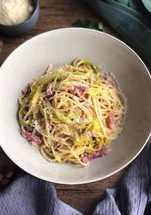 Une photo de Carbonara Poireau, Lardons, Yaourt & Spaghetti