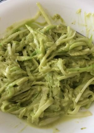 Foto principal de Pesto con espaguetis de calabacín