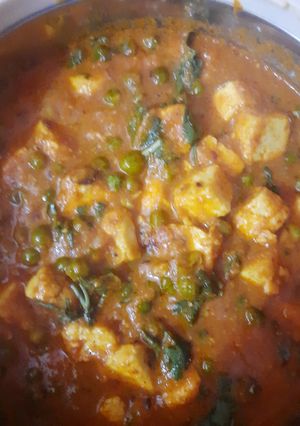मटर पनीर (matar paneer recipe in Hindi) रेसिपी मुख्य फोटो