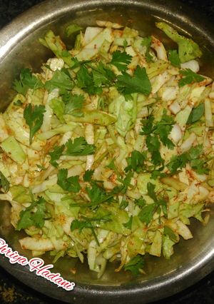 કોબી નું સલાડ(Cabbage Salad Recipe in Gujarati) રેસીપી મુખ્ય ફોટો