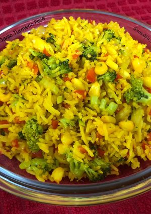 A picture of Garlic Turmeric Rice.