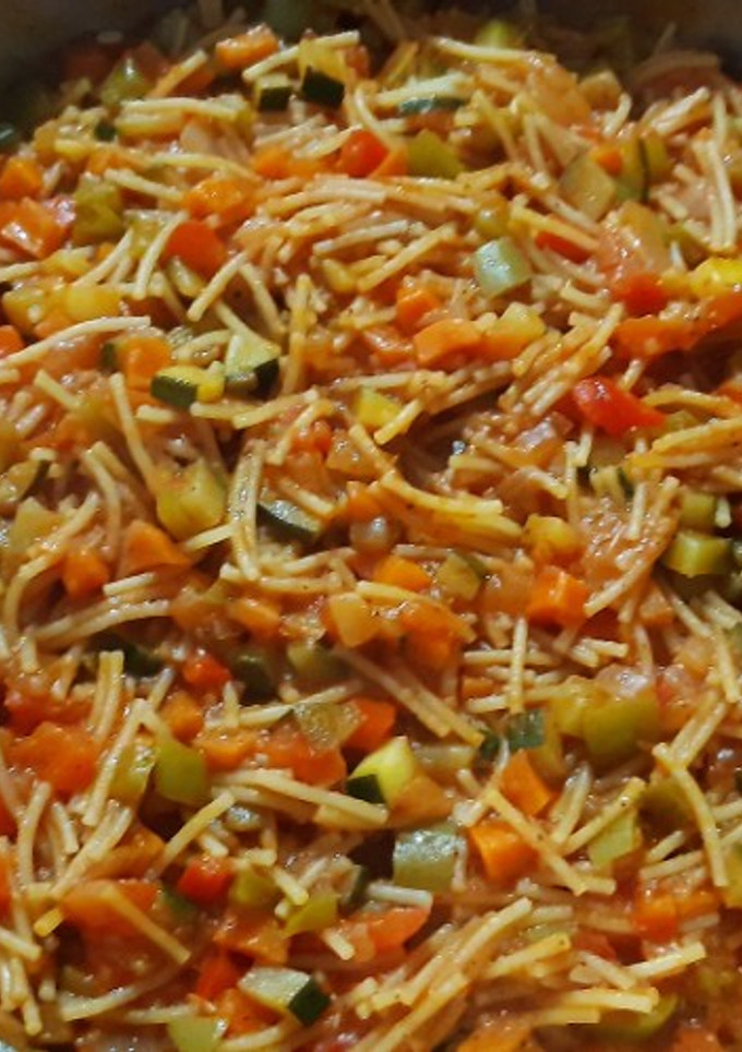 Una foto de Cazuela de fideos con hortalizas