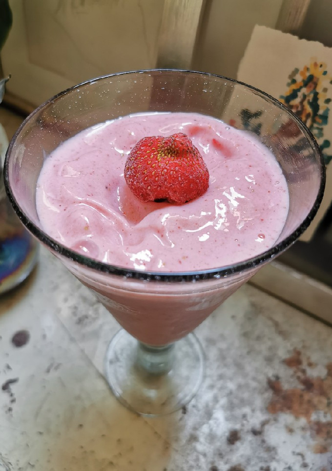 Una foto de Helado suave de fresa y kéfir