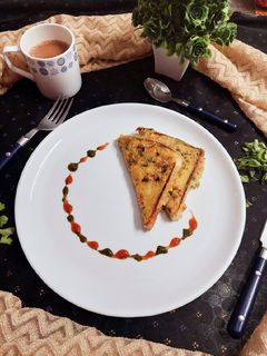 क्रिस्पी मिक्स दाल टोस्ट(crispy mix dal toast recipe in hindi) रेसिपी मुख्य फोटो