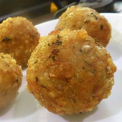 A picture of Sabudana Vada.