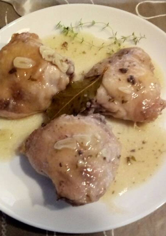 Una foto de Guiso de Cuartos Traseros de Pollo