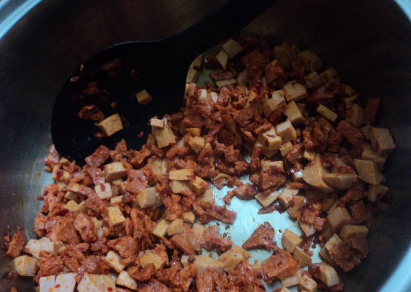 Salchichorizo para tacos mexicanos rancheros con salsa de aguacate