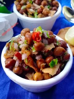 काला चना पापड़ी चाट (Kala Chana Papdi chaat recipe in hindi) रेसिपी मुख्य फोटो