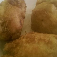 A picture of Dip fried potatoes.