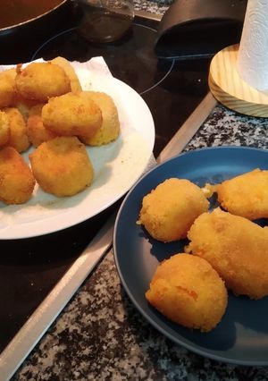 Una foto de Croquetas veganas de zanahoria y arroz 🍃