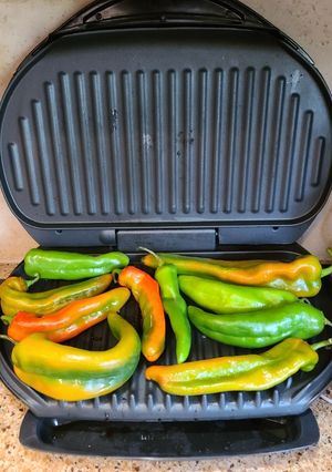 A picture of George Foreman Roasted Hatch Green Chile.