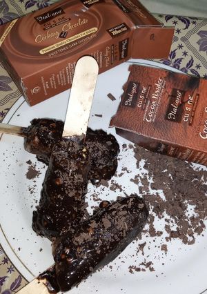 A picture of Oreo chocolate kulfi.