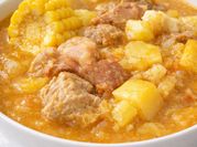 Una foto de locro criollo