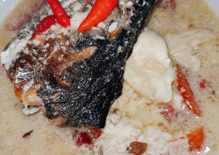 Garih batanak (masakan santan, ikan asin) khas banjar