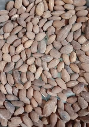 A picture of Roasted almomds.