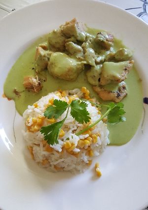 Una foto de Pollo en salsa de cilantro