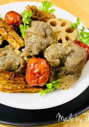 Hình của món Bắp Bò - Củ Sen Om Nồi Đất.