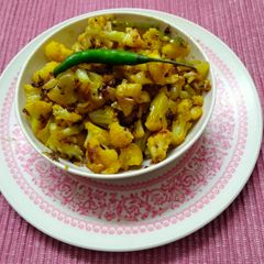 A picture of Cauliflower dry sabzi.