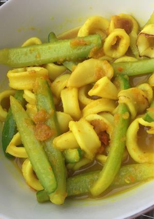 Foto resep Cumi kunyit cah timun