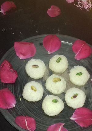 સફેદ થાબડી પેંડા રેસીપી મુખ્ય ફોટો