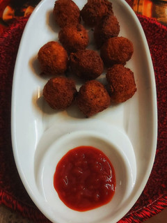चीज़ बॉल्स (cheese balls recipe in Hindi) रेसिपी मुख्य फोटो