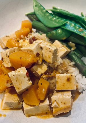 A picture of Quick tofu red curry.