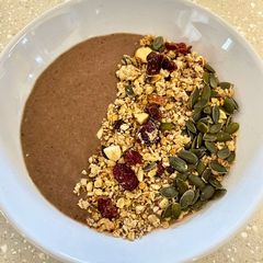 A picture of Breakfast Smoothie Bowl with Spinach & Granola ❤️.