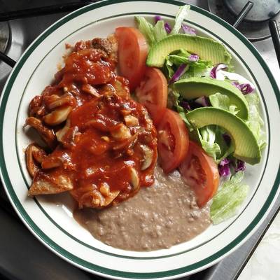 Chuletas en salsa de tomate con chipotle Receta de Hanna Hurtado ⭐- Cookpad