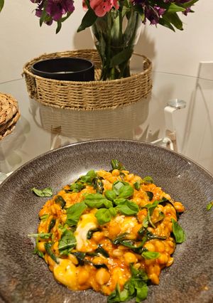 A picture of Tomato Mozzarella Chickpea Orzo.
