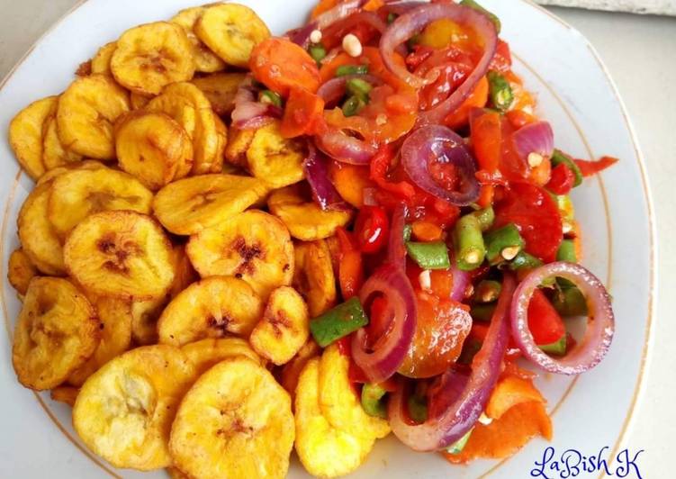 Step-by-Step Guide to Make Quick Plantain chips with sauce