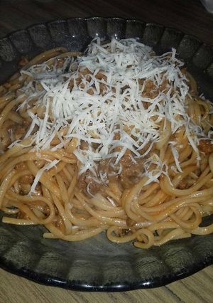 Una foto de Tallarines con bolognesa
